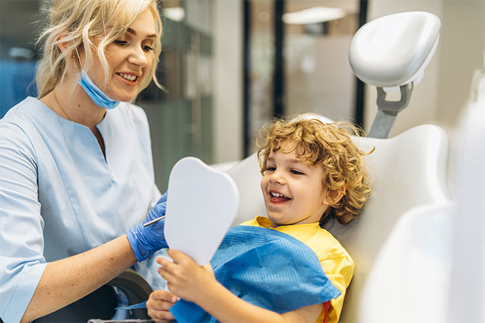 Child dentist checkup